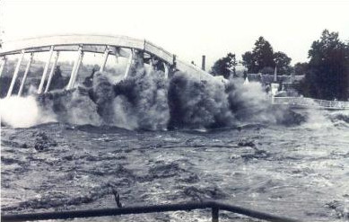 Chute du pont de Coubon en septembre 1980