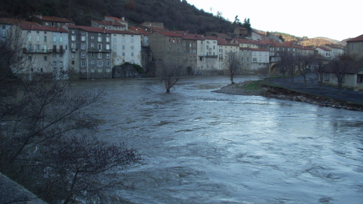 L'Allier en crue à Lavoûte-Chaillac, le 4 décembre 2003 à 16h12